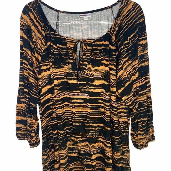 New •Lularoe Debra Peasant top - Picture 1 of 9